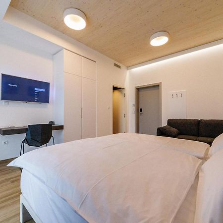 Wud Hotel Любляна Экстерьер фото