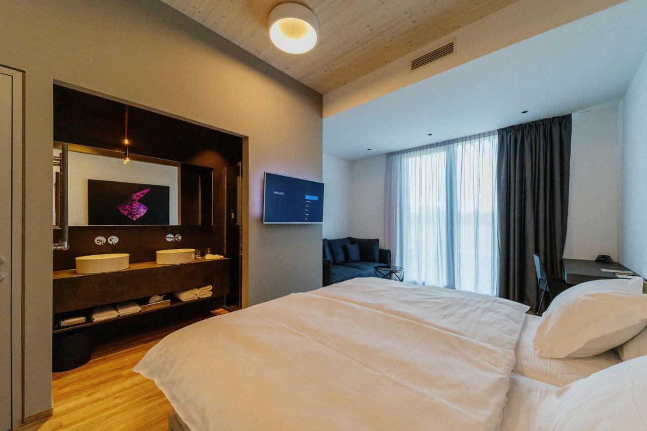 Wud Hotel Любляна Экстерьер фото