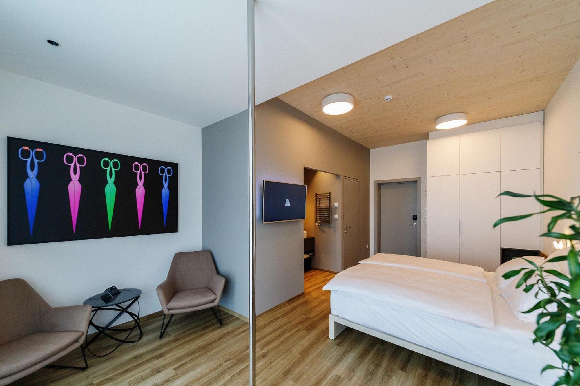 Wud Hotel Любляна Экстерьер фото