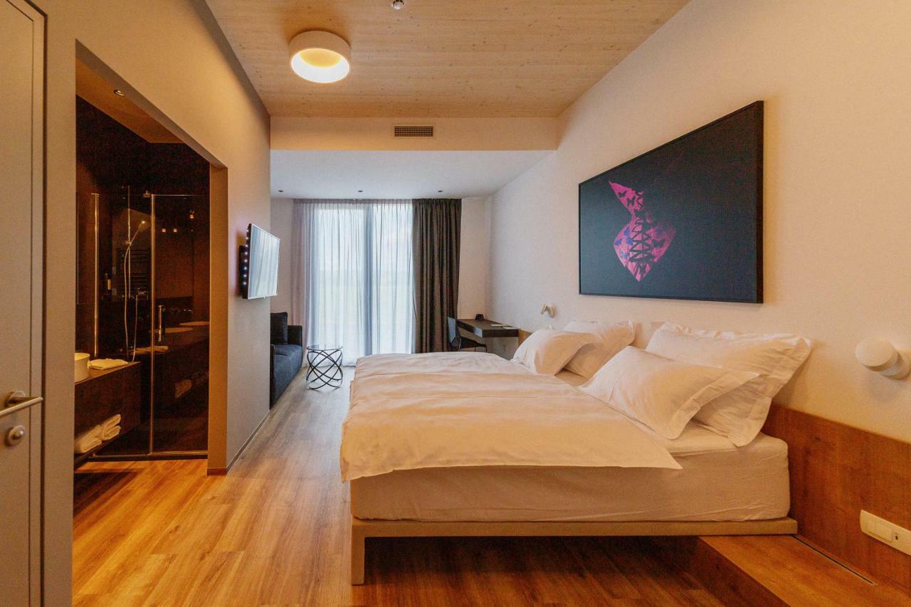 Wud Hotel Любляна Экстерьер фото