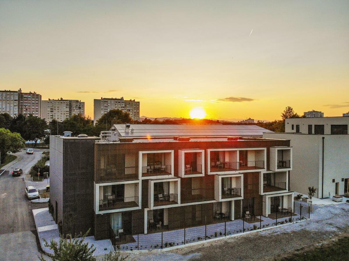 Wud Hotel Любляна Экстерьер фото
